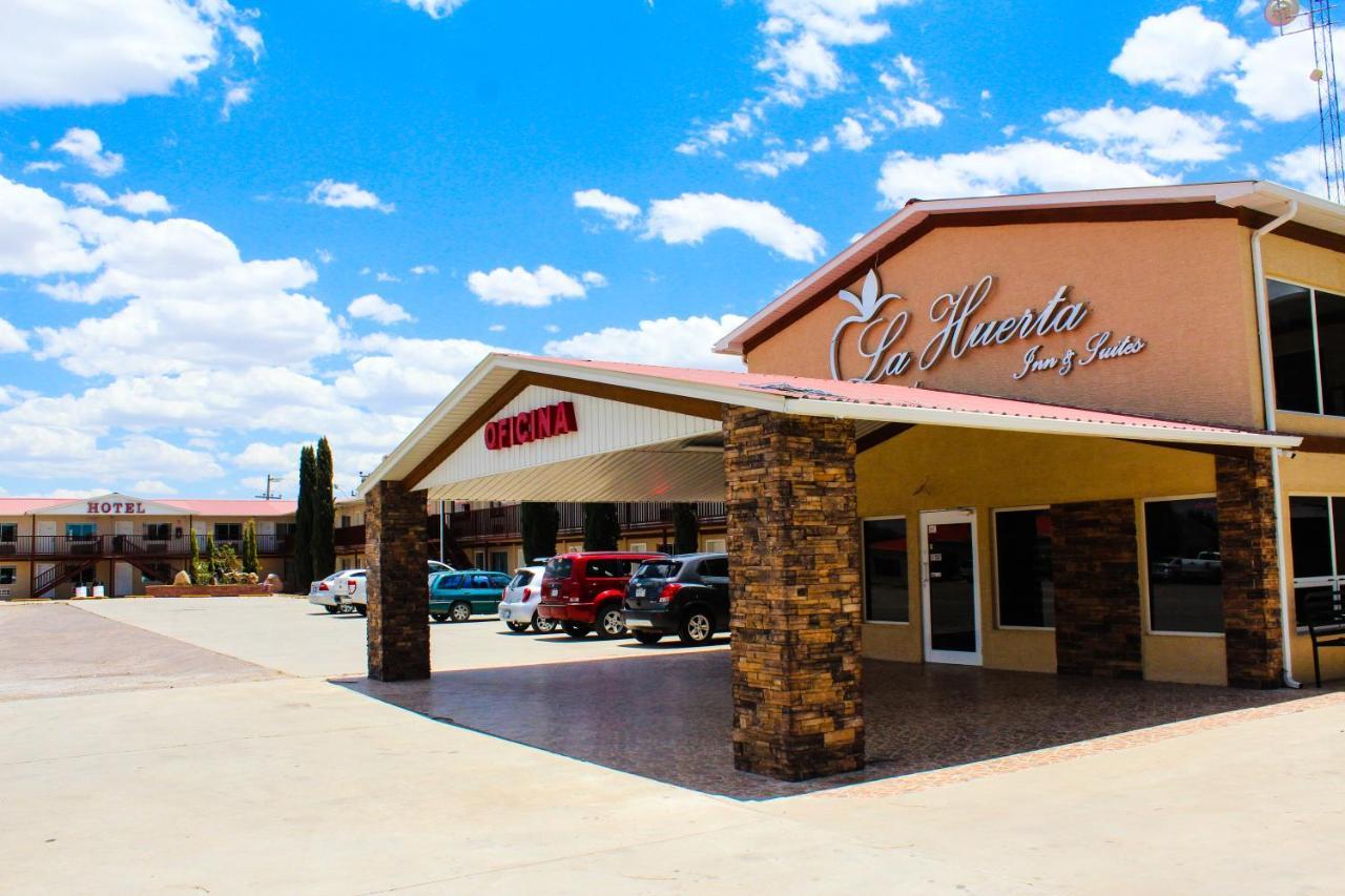 La Huerta Inn & Suites Cuauhtémoc Εξωτερικό φωτογραφία