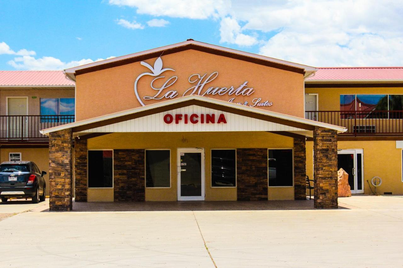 La Huerta Inn & Suites Cuauhtémoc Εξωτερικό φωτογραφία