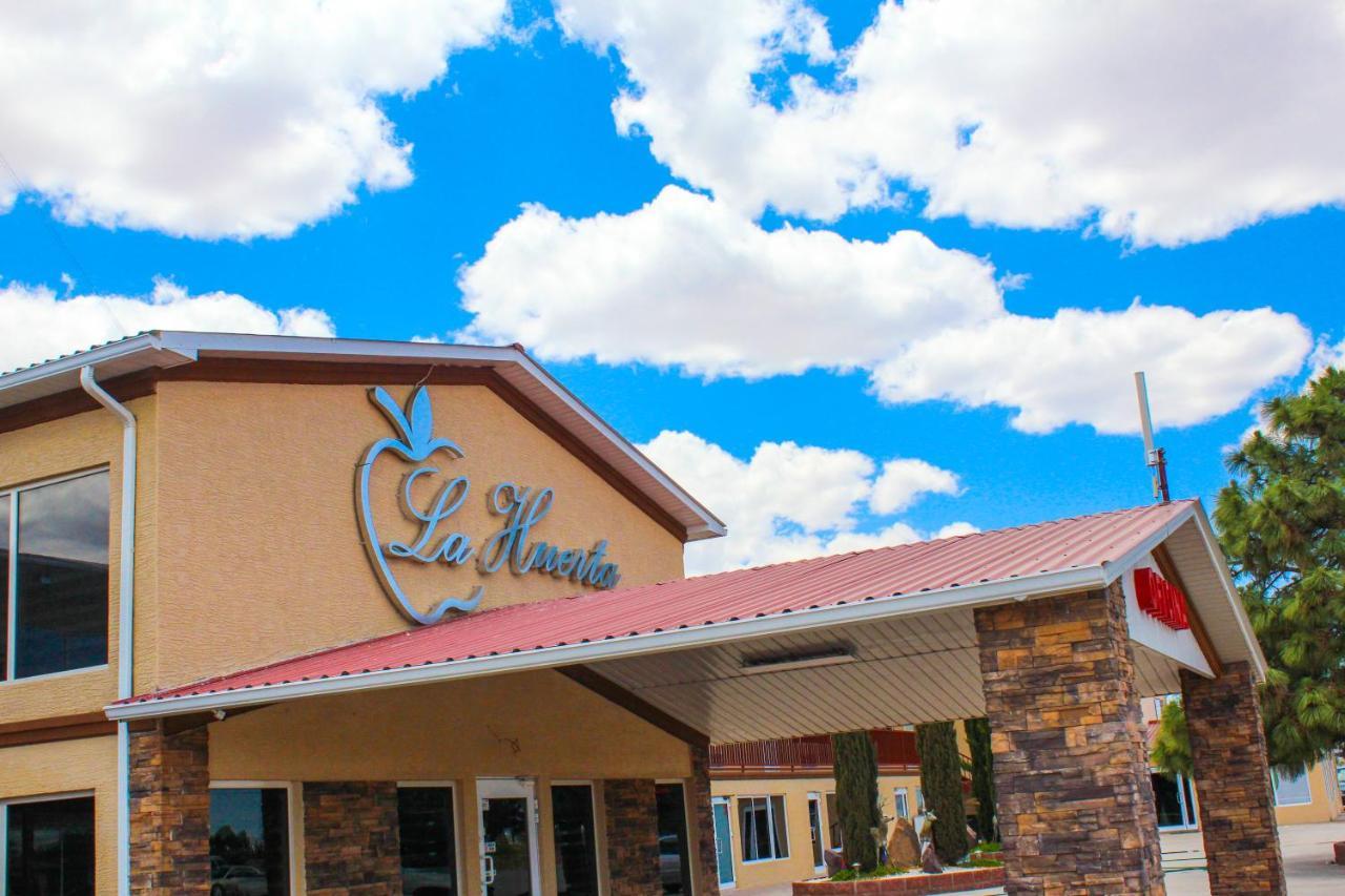 La Huerta Inn & Suites Cuauhtémoc Εξωτερικό φωτογραφία