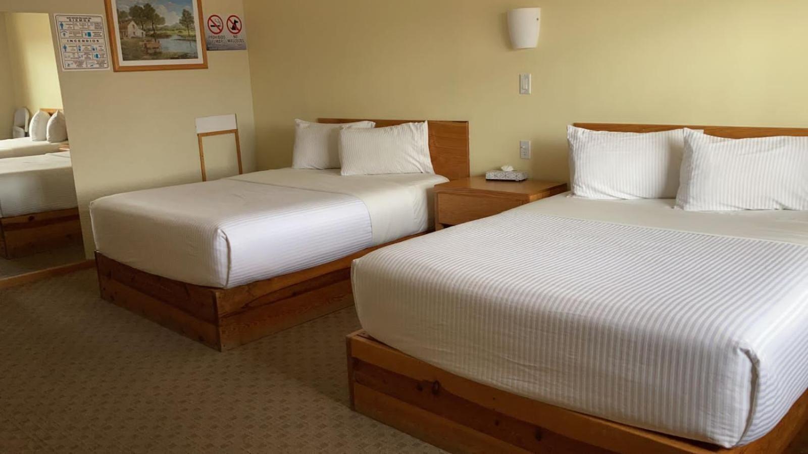 La Huerta Inn & Suites Cuauhtémoc Δωμάτιο φωτογραφία