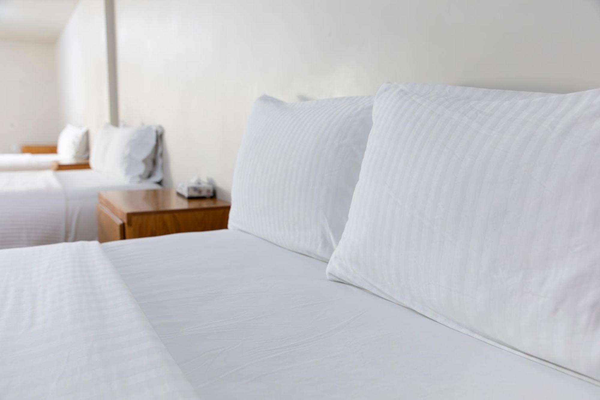 La Huerta Inn & Suites Cuauhtémoc Εξωτερικό φωτογραφία
